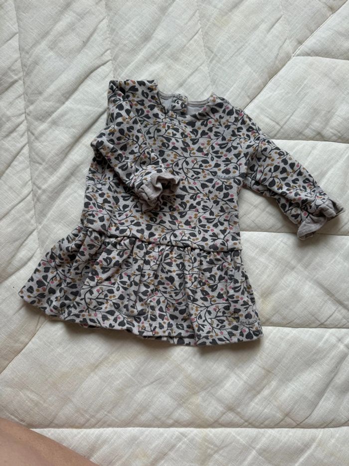 Robe Petit Bateau taille 3 mois