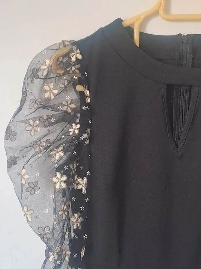 Robe noir à manches transparente Taille M - photo numéro 6