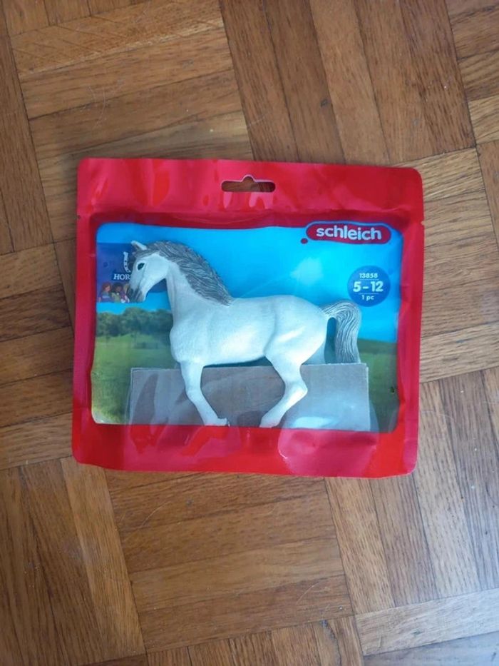 Schleich cheval Jument Holstein neuf
