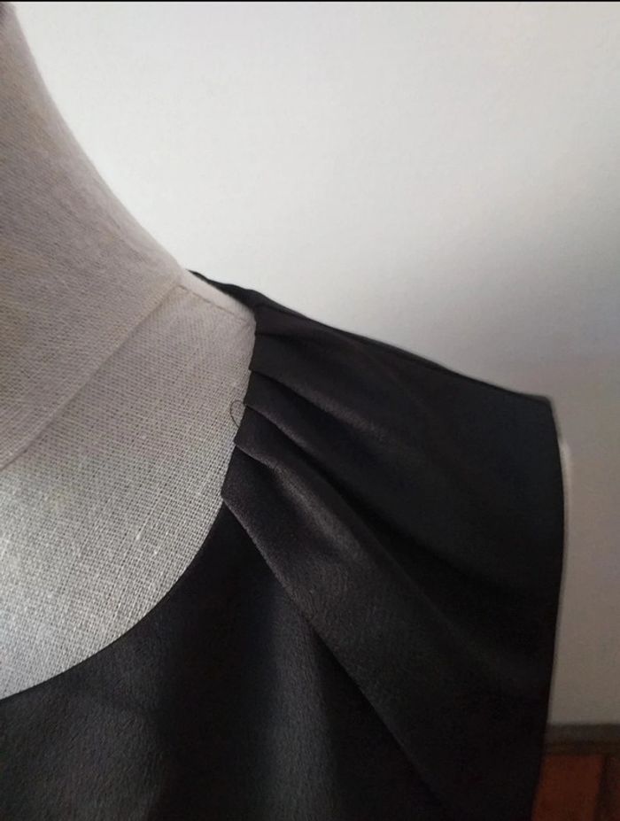 Robe noire - photo numéro 4