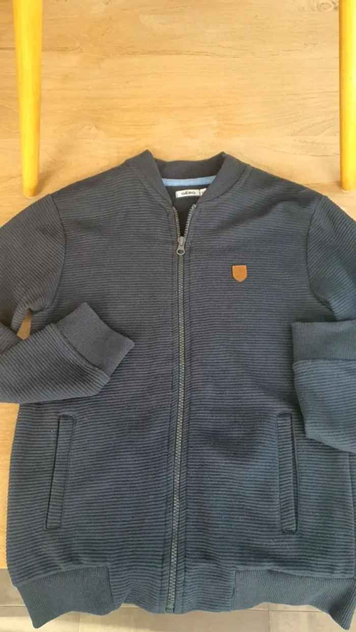 Gilet garçon bleu marine taille 12 ans