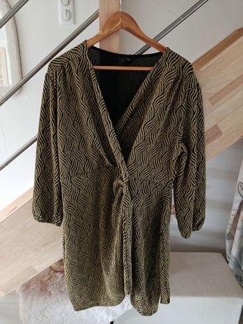 Robe or et noir 