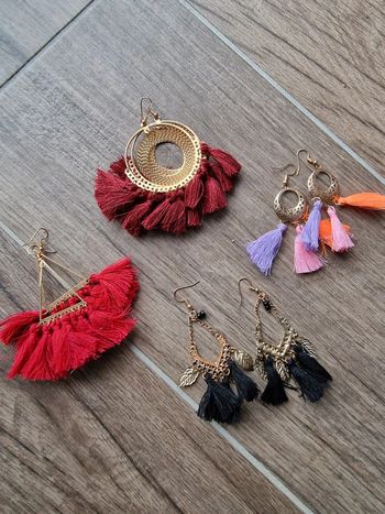 Lot de boucles d'oreilles pompons