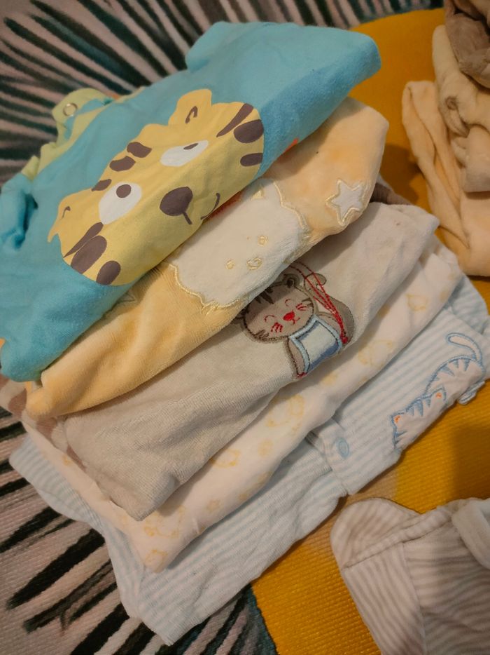 Lot de 10 pyjamas bébé taille 1 mois - photo numéro 6