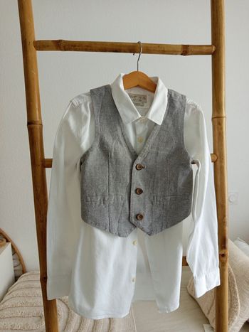 Veste sans manche grise taille 6 ans