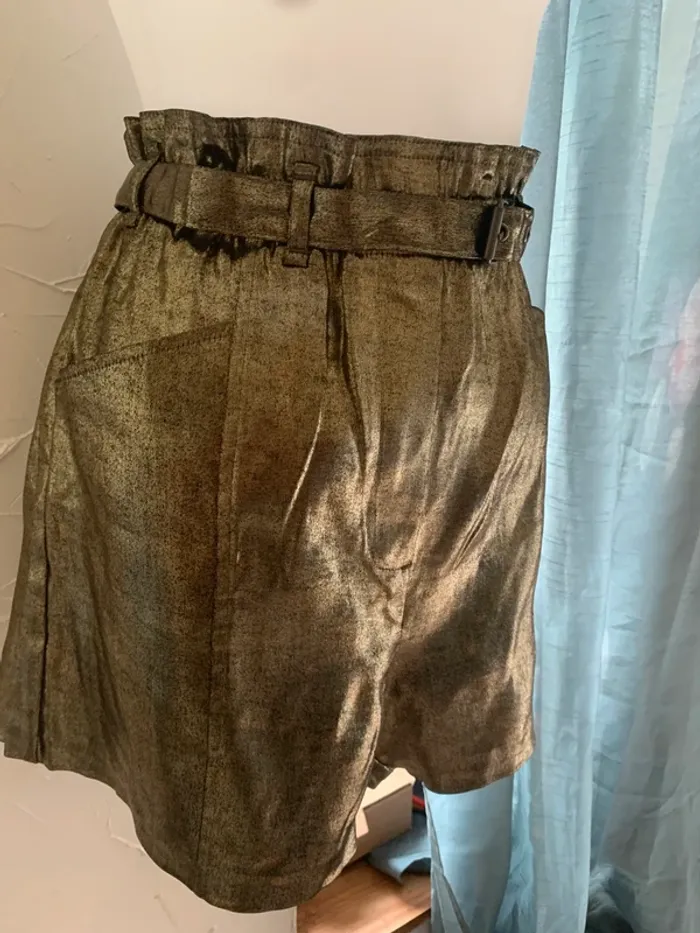 Short more doré taille 38 - photo numéro 4