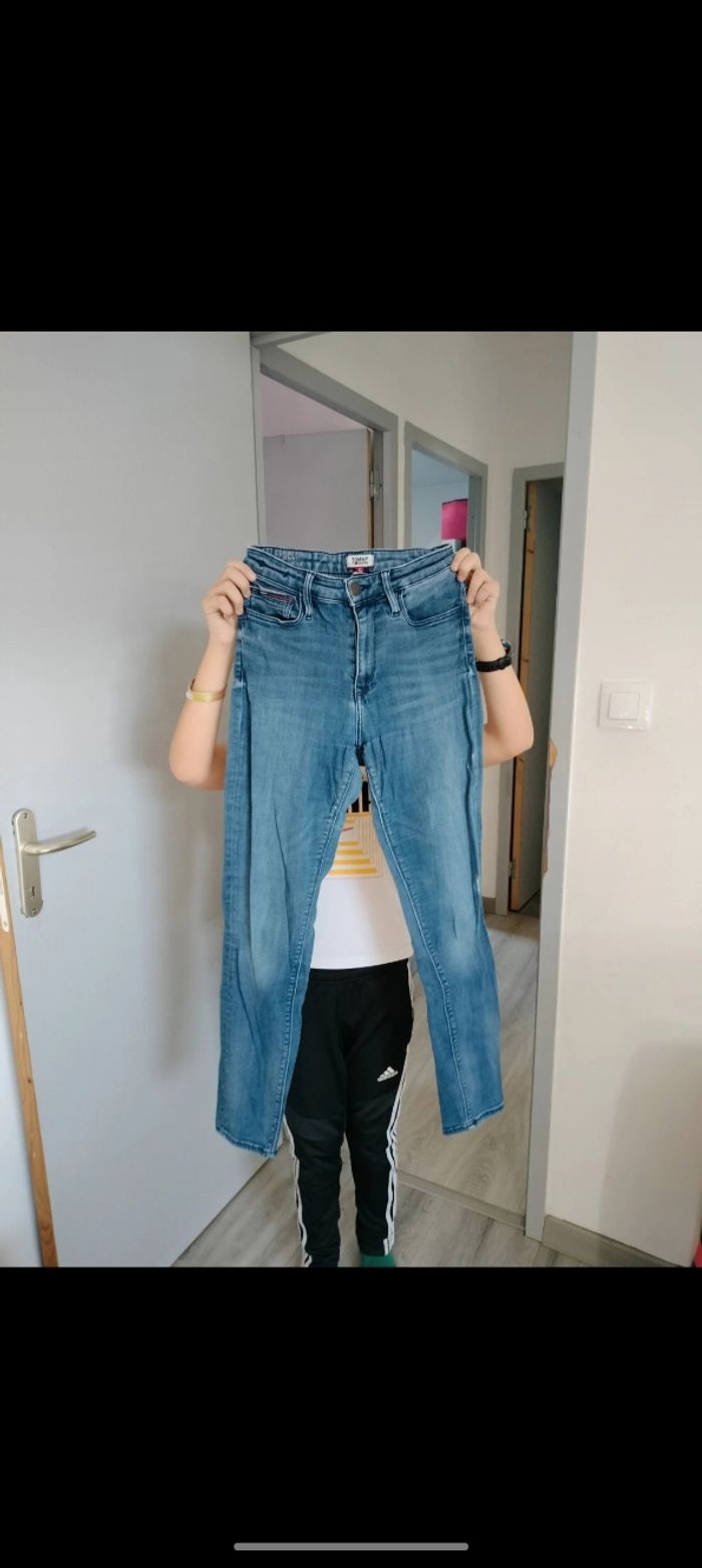 Jean taille 27 tommy Hilfiger