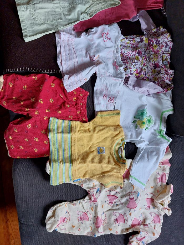 Lots vêtements filles 3 mois - photo numéro 3