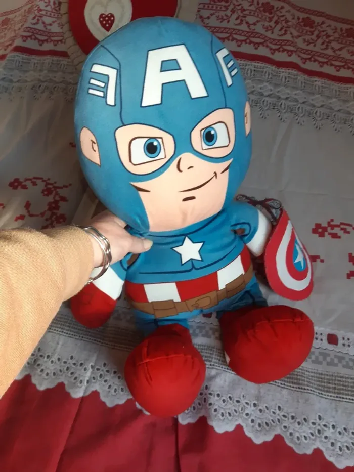 Grande peluche Captain America Marvel