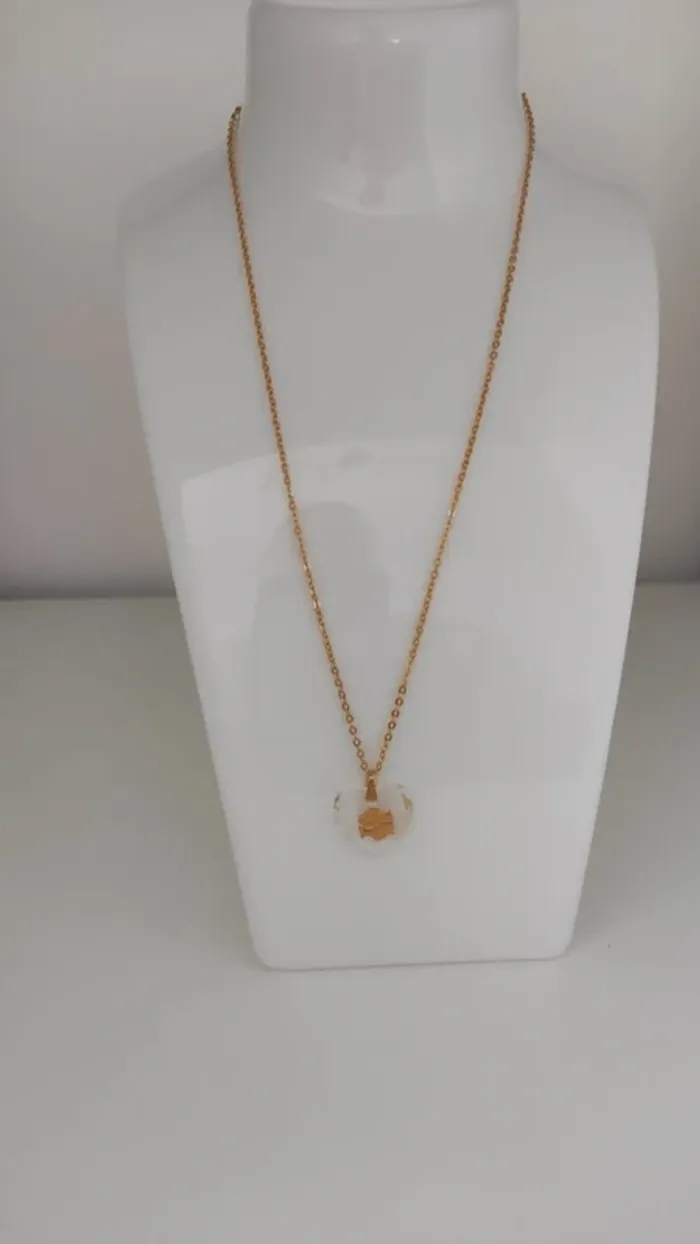 Superbe collier avec poissons doré