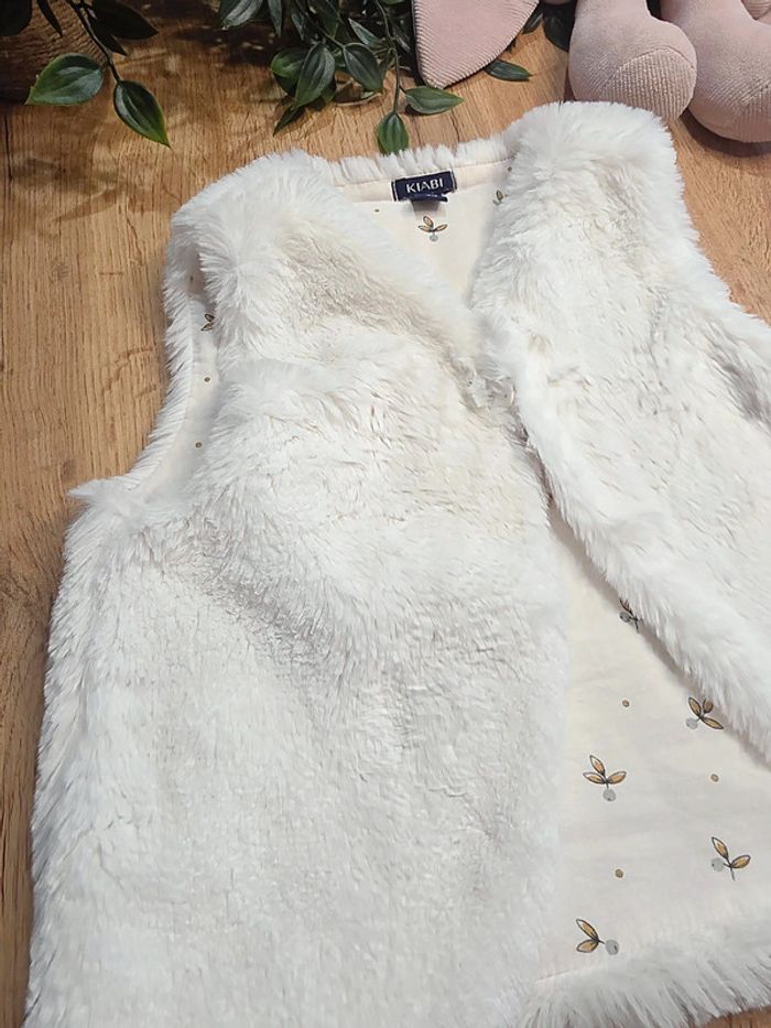 Gilet sans manche fourrure Kiabi 24 mois - photo numéro 2