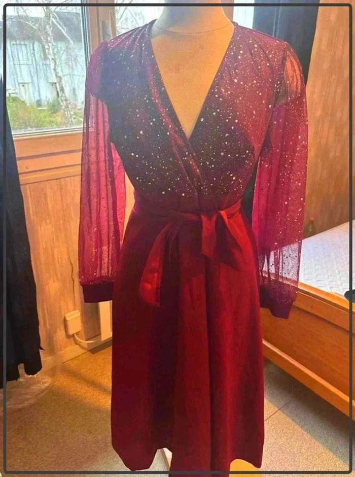 Magnifique robe manches transparente taille 0xl(44)