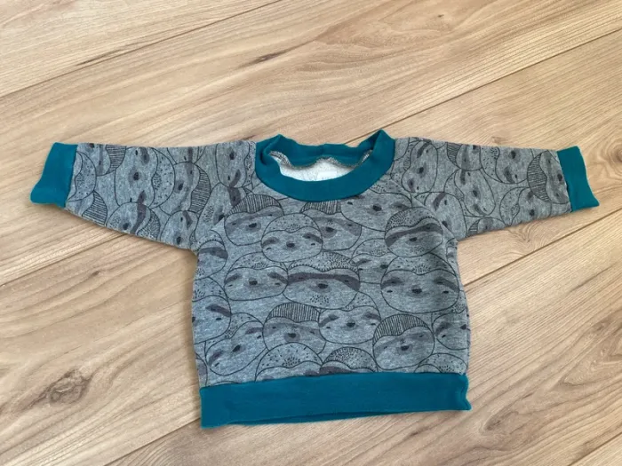 Sweat gris fait main taille 6mois