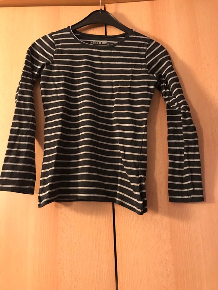 Sweatshirt ligné noir et gris