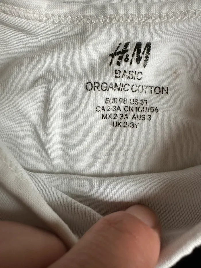 Lot deux de 4 bodies H&M Taille 2-3 ans soit 98cm - photo numéro 3