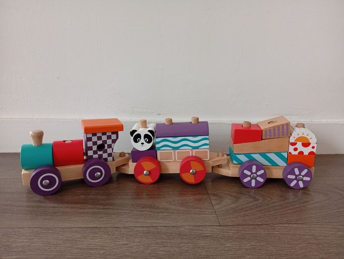 Train en bois