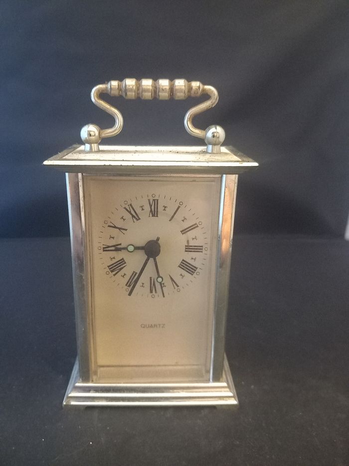 Horloge à quartz LBP