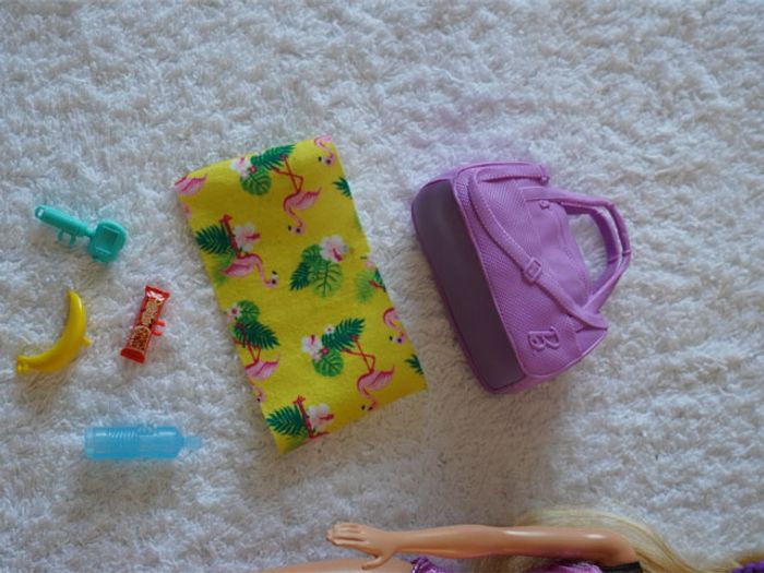 Barbie va au sport (1 poupée + 1 sac + accessoires) - photo numéro 3