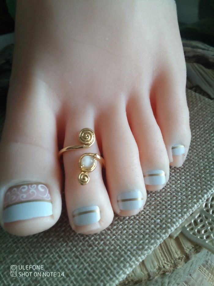 Bague d'orteil avec pierre de sélénite naturelle