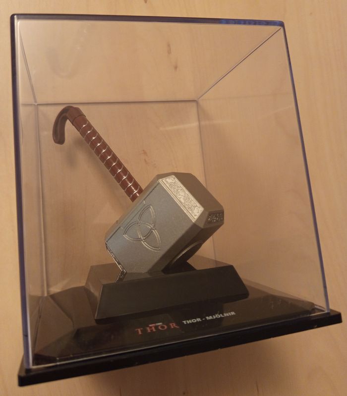 Marvel Movie Museum - Thor Mjolnir - photo numéro 2