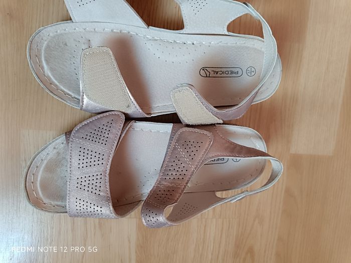 Nu-pieds rose argenté cuir " Damart " piedical p.37 - photo numéro 10