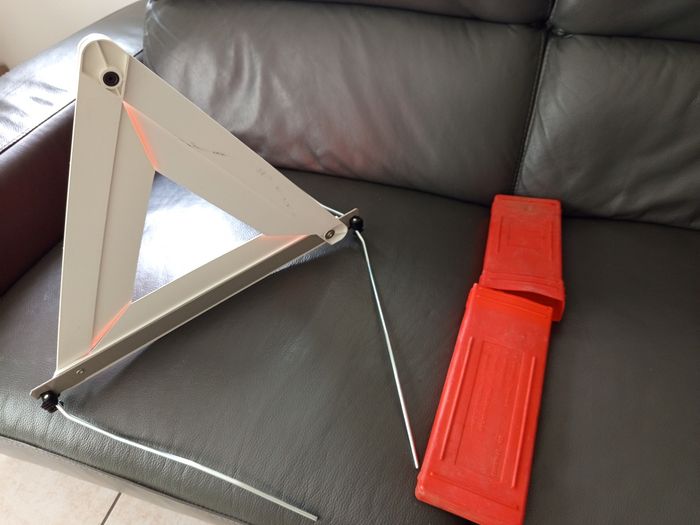 Triangle de présignalisation 
E19 - photo numéro 2