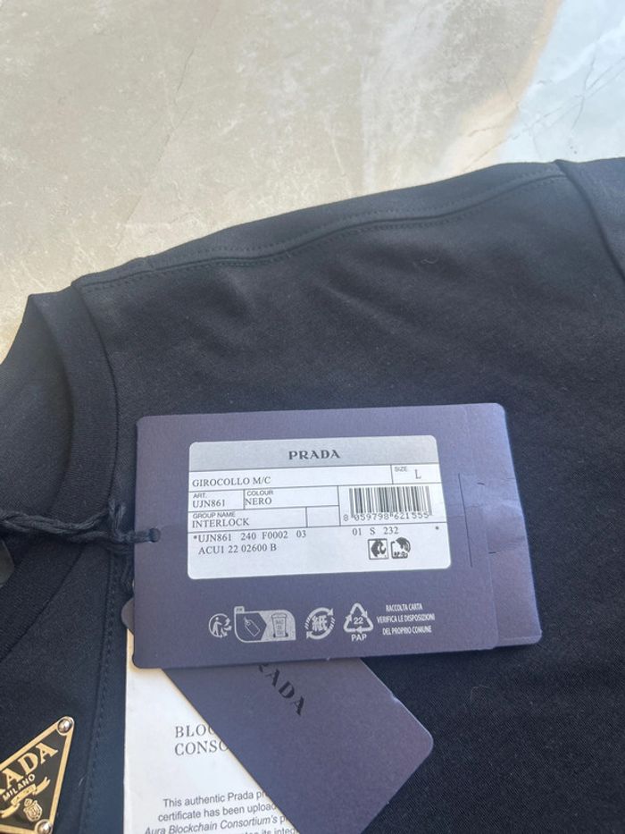 T Shirt Prada - photo numéro 4