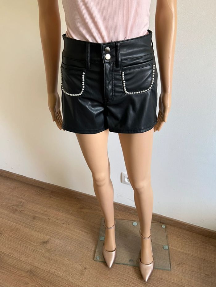 Short noir en simili cuir Monday Premium taille XS comme neuf