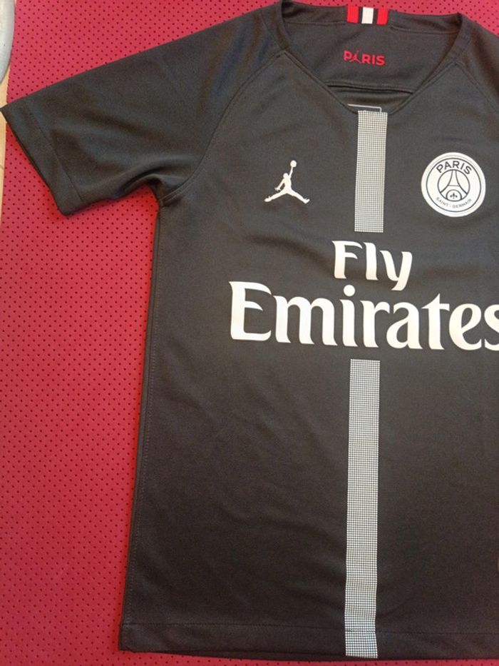 Maillot de foot PSG, Jordan Authentique Officiel taille enfant 8/10 ans - photo numéro 3