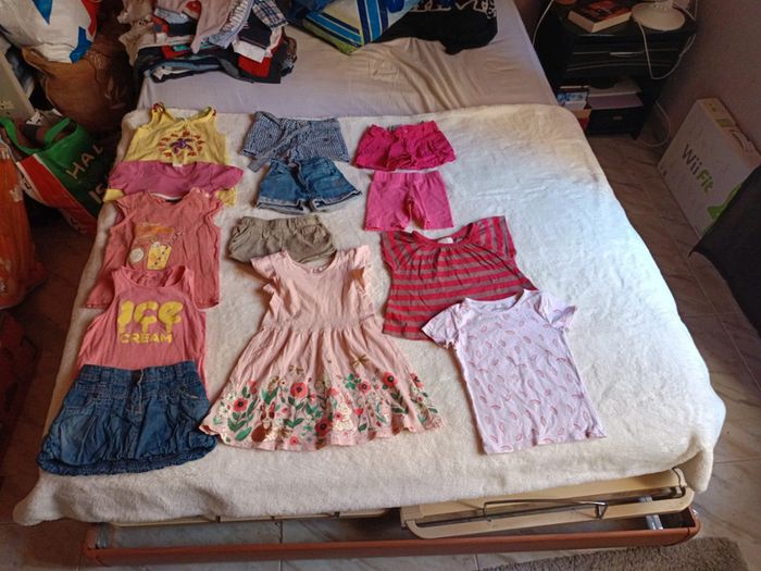 Lot de vêtements fille taille 3a