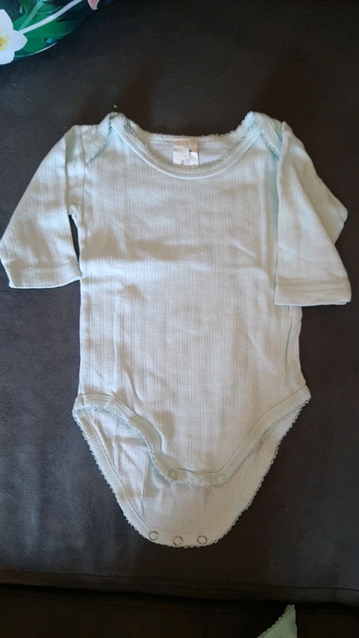 Lot de 5 bodys bébé 6 mois - photo numéro 8