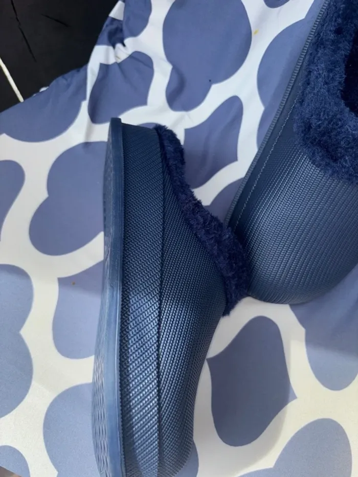 Sabots fourés  neuf style crocs t 37 - photo numéro 3