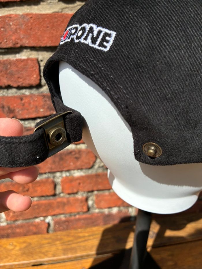 Casquette noir et rouge iPhone - photo numéro 4