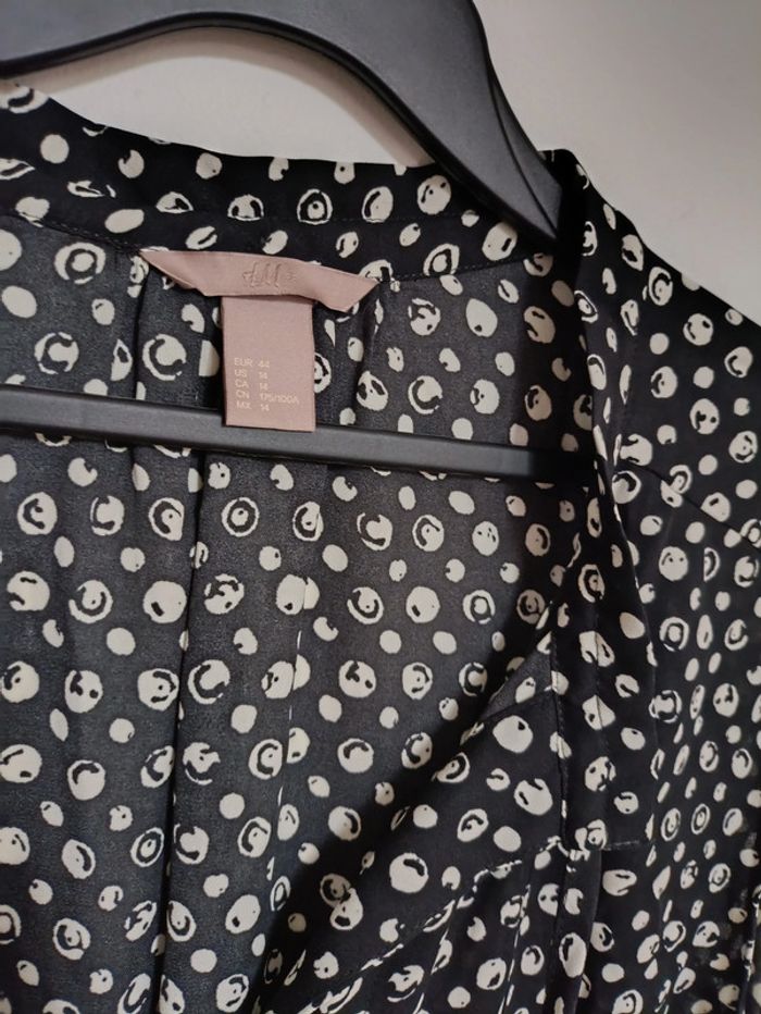 Blouse noire à motifs ronds blancs H&M vintage - photo numéro 5