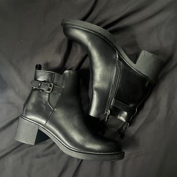 👞 Bottines noires à talons T. 40 **NEUVES**