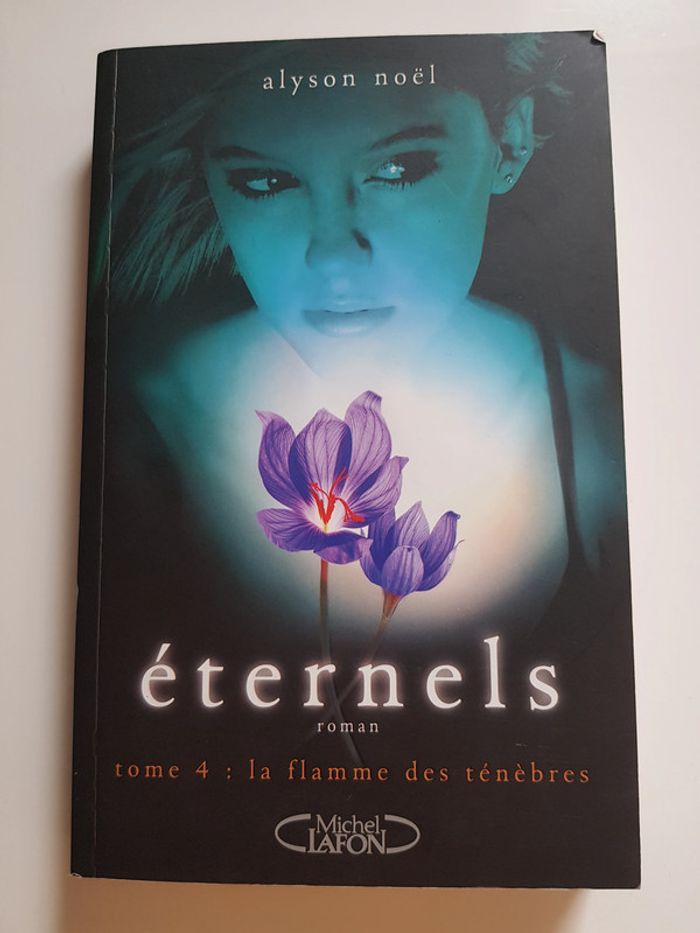 Alyson Noël (Écrivain) Éternels, Tome 4 : La Flamme des ténèbres - photo numéro 2