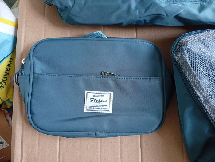 Sac de voyage et ses trousses - photo numéro 5
