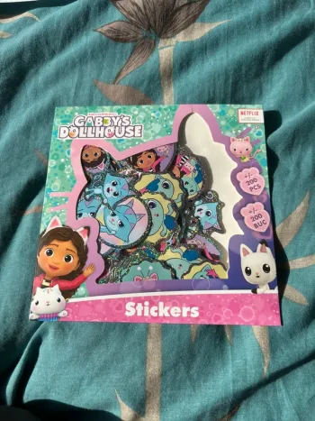 Lot de 200 gommettes / stickers gabby neuf