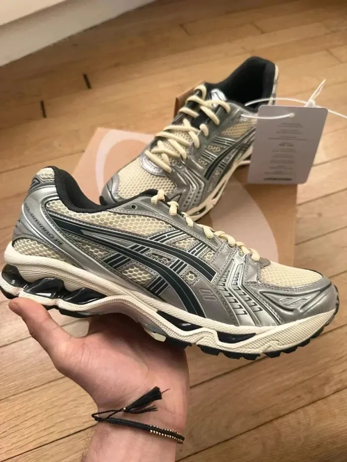Asics Gel Kayano 14 Grise taille 43,5 - photo numéro 2