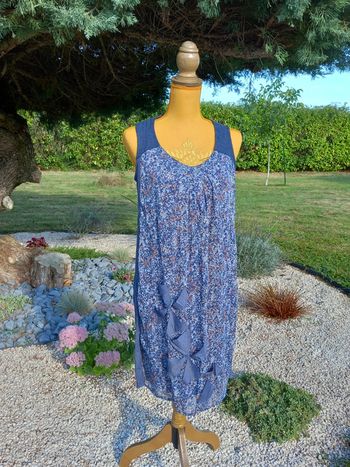 Robe Mado et les autres 42 neuve