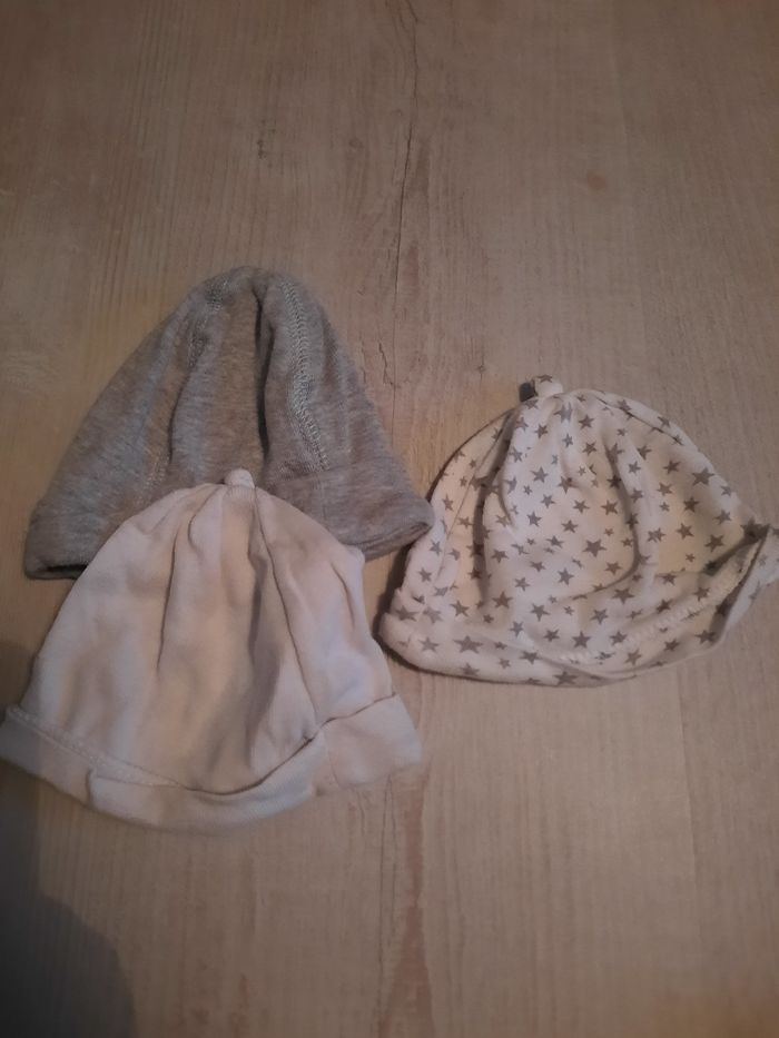 Lot 3 bonnets de naissance