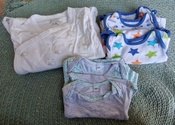 Lot naissance - 1 gigoteuse + 5 bodies