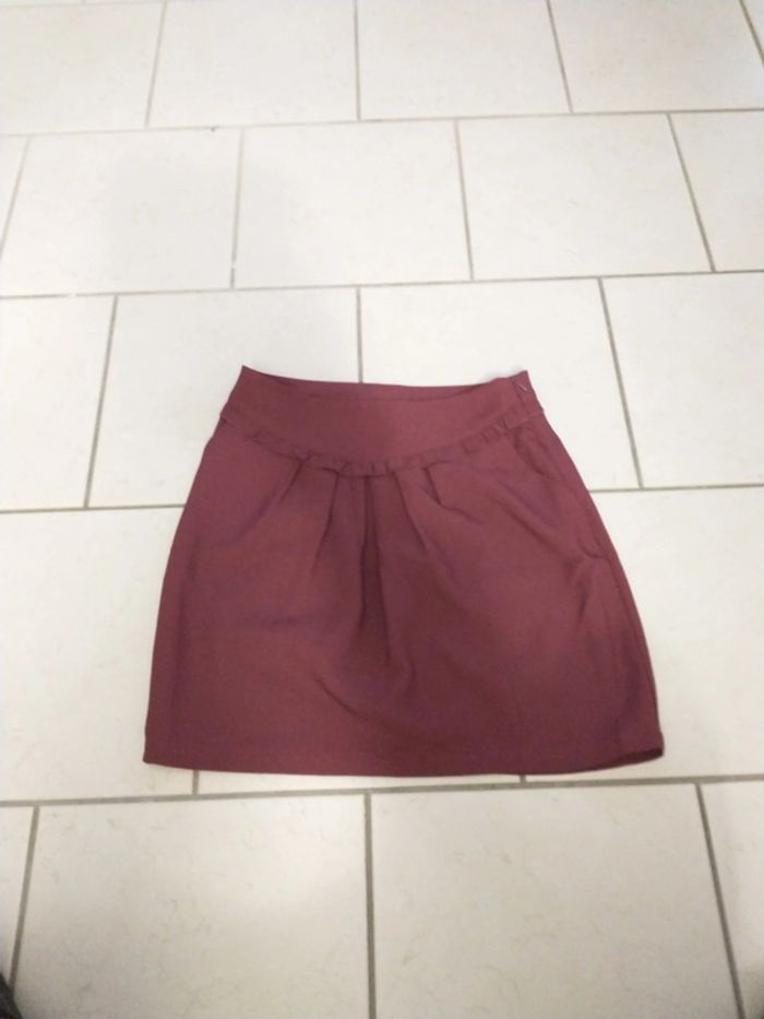 Jupe Bordeaux Kiabi taille 36 100 % polyester