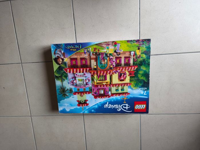 LEGO Disney - La maison magique des Madrigal (43245) - photo numéro 1