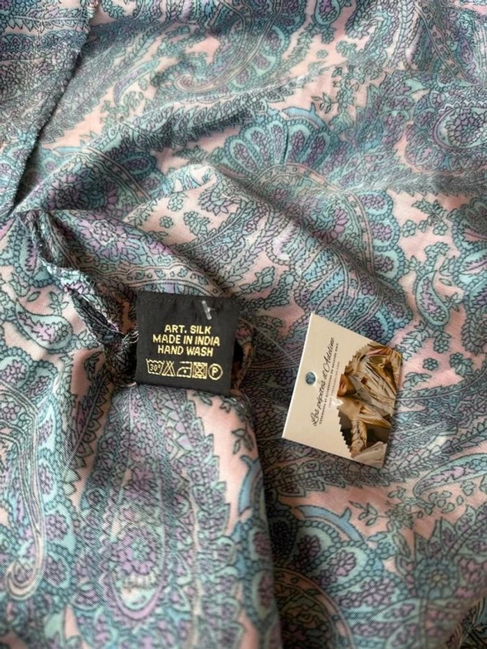 Robe d’été bohème en soie à motifs fleuris rose et bleu dos nu taille U - photo numéro 9