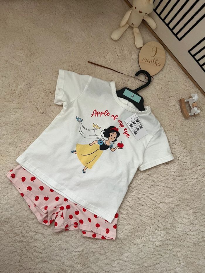 Ensemble Disney baby 9 mois neuf