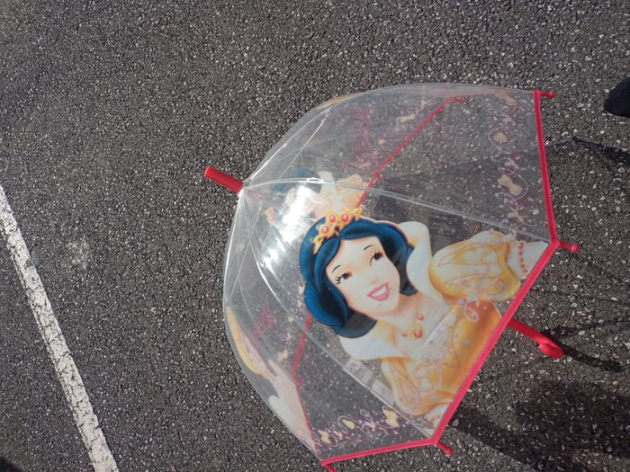 Parapluie princesses Disney - photo numéro 2