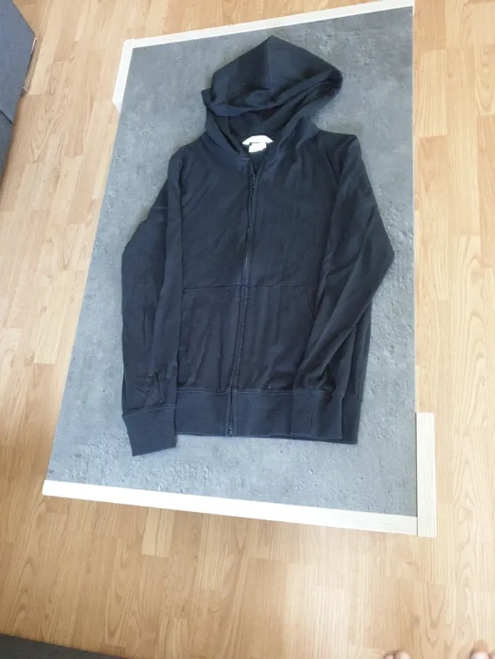 Lot de 2 gilets fins HM 8/10 ans - photo numéro 3