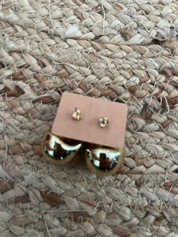 Boucles d'oreille tendance dorées