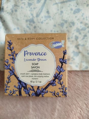 Savon et pochette neuve